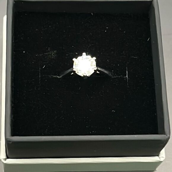 D Luxury 925 Sterling Silver 2ctw Moissanite Ring Size 9 Round Solitaire Design - Picture 1 of 13
